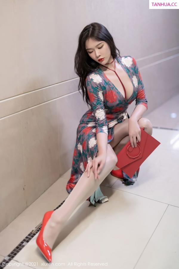 小娜比  冷艳美人娜比 华丽雍容的长裙第10张图片
